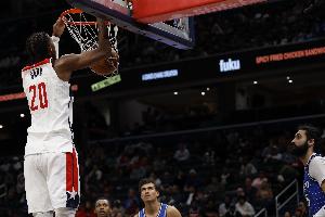 表現(xiàn)很全面！薩爾16投8中砍下19分8籃板7助攻1搶斷2蓋帽