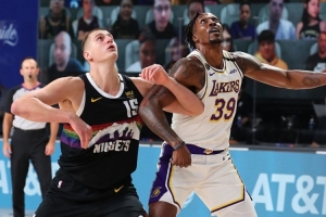 霍華德：現(xiàn)在退役了就防不了約基奇了 但是練練打NBA沒(méi)問(wèn)題