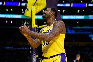 殘陣出戰(zhàn)！斯瑪特：我看到了球隊(duì)的斗志 我們本可輕易放棄