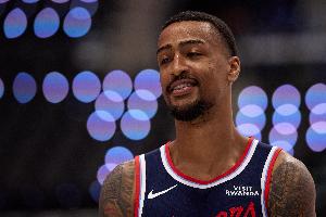 真香！科林斯半場15分鐘7投5中 砍下15分3籃板