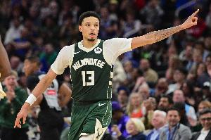 攻防全面！羅林斯13投7中&三分6中4 砍下20分6板4助3斷1帽