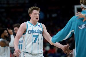 前途無(wú)量啊！黃蜂4號(hào)秀克尼佩爾入選周最佳提名 是其中唯一的新秀