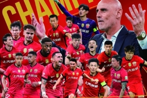 中超官方發(fā)布海港奪冠海報：團結一心淬煉成金，三連奪冠鑄就傳奇