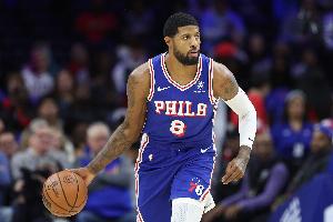 狀態(tài)不錯！保羅·喬治里突外投連中兩球 幫助76人占據主動