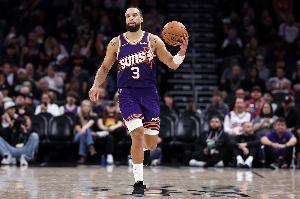 節(jié)目效果拉滿！狄龍絕命三分反超&再吃T被驅(qū)逐 與老詹纏斗整場