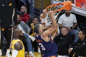 詹姆斯再談與狄龍沖突：想硬碰硬我就奉陪到底 針鋒相對互相貼臉