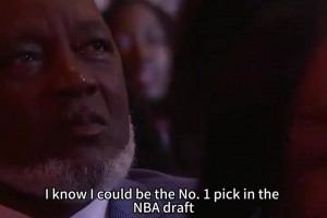 霍華德榮升名人堂！并表達(dá)對(duì)父親的感激之情