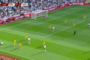 找回狀態(tài)！拉什福德強突底線上演穿襠過人好戲！