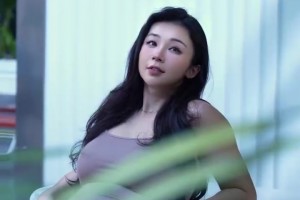 張曼源挺著大肚子走在街頭：這么大的事，根本瞞不住了！