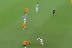 凱恩：你覺得你很幽默？不停給凱恩送莫名其妙的東西，直到…