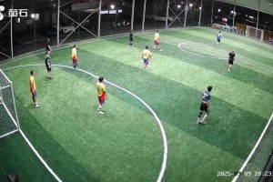 離譜！怒射對方球門結(jié)果進(jìn)了自家大門，這該找誰說理??