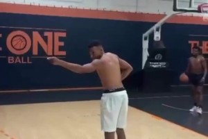 神龜附體??！姆巴佩打籃球1v1，三分神射法蘭西最鋒利的劍