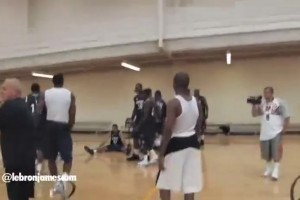 哥幾個(gè)是沾點(diǎn)喜劇天賦在身上的！切爾西隊(duì)內(nèi)的歡樂訓(xùn)練！