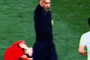 泰山最大克星??！麥麥提江執(zhí)法泰山3勝2平6負(fù)并有3張直紅