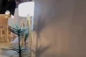 享受賽季前假期??詹姆斯現(xiàn)身希臘科孚島度假，還與當(dāng)?shù)厍蛎院嫌?>
                                <span></span>
                                <p>享受賽季前假期??詹姆斯現(xiàn)身希臘科孚島度假，還與當(dāng)?shù)厍蛎院嫌?/p>
                            </a>
                        </div>
                                                <div   id=