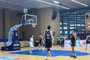 頂級中鋒對決！徐杰單挑徐昕 騎馬射箭打板得分