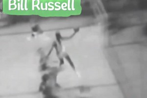 這是誰的青春？遠(yuǎn)古大神拉塞爾快攻跳遠(yuǎn)上籃簡(jiǎn)直逆天??????