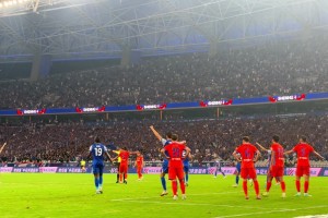 犯規(guī)了嗎？近距離觀看汪海健角球直接破門，泰山球員投訴犯規(guī)無果