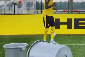 喔！秀翻了！吉拉西這一套操作屬實(shí)是帥啊！