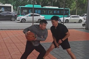 越來越看不懂了，該不會以后打籃球都不用運球了吧??????