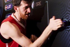 土耳其男籃進(jìn)去決賽，奧斯馬尼絕對是大功臣