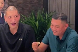 臉都紅了 喝不少哈！巴特爾曬蘭州行和逍遙王鞏曉彬一塊聚餐~