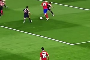 一球成名！巔峰薩烏爾一條龍連過4人攻破拜仁！