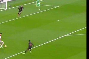 不可磨滅的印記！奧納納曼聯(lián)經(jīng)典時(shí)刻回顧！血壓上來(lái)了！