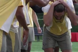 傳統(tǒng)！拉比奧特接受隊友的歡迎儀式