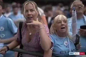 名場(chǎng)面！曼城女球迷：打電話給我??
