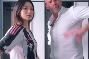 曼市德比經(jīng)典畫面！魯尼驚世倒鉤載入史冊(cè)！