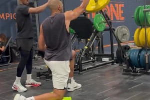 巴爺再帶快船沖一次吧！36歲巴圖姆已經(jīng)開始恢復(fù)力量訓(xùn)練了??