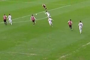 神仙球！名場(chǎng)面：齊耶赫驚天弧線(xiàn)洞穿切爾西球門(mén)！