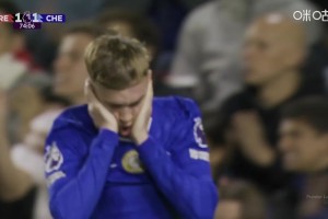 太可惜了！內(nèi)托右路高速爆破妙傳，帕爾默推射太正被凱萊赫沒(méi)收！