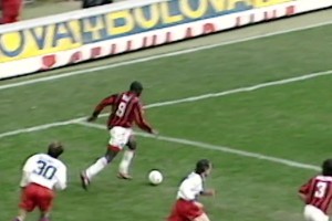 AC米蘭經(jīng)典瞬間！維阿的球技嫻熟，布洛姆奎斯特的射門漂亮