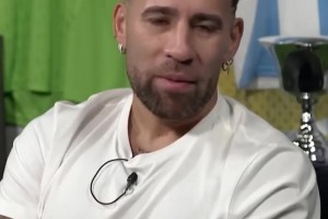 奧塔門迪把梅西紋在了身上，事后梅西發(fā)消息：你丫的瘋了嗎??