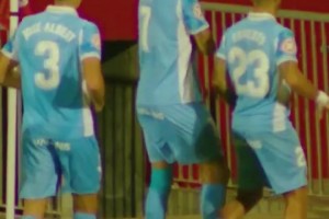 昔日曼聯(lián)水貨貝貝也成老妖了，在西協(xié)甲打進(jìn)電梯球