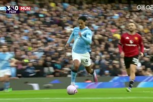 曼聯(lián)防守稀碎！哈蘭德中場(chǎng)送直塞！賴因德斯奔襲單刀射門打偏！