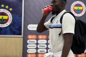 魚缸理論又在上升！奧納納土超首秀獲得全場最佳，擊敗對方埃德森