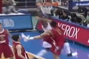 巔峰韋德想隔扣年輕時的阿聯(lián)，也沒那么容易????