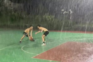 當(dāng)年即使下大雨也要和你單挑的兄弟，還在嗎？??????