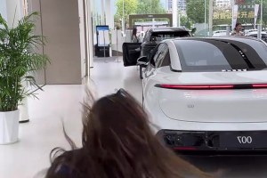 ??又來看主播打籃球了~