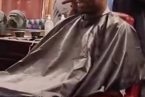 李夢有多魁梧？此前她和粉絲合影，身材簡直是對方兩倍！??