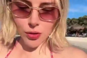 歐冠女主持這身材真晃瞎我的眼，是不是貪便宜買泳裝買小了啊??