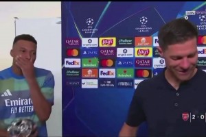 阿隆索對記者說姆巴佩是皇馬的領導者，姆巴佩聽到后害羞的笑了