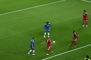 歐冠官推怒贊！里貝里這腳風(fēng)騷轉(zhuǎn)移驚呆藍軍眾將