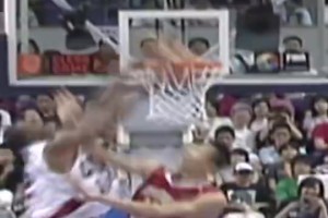 暴力魔獸??！看看22歲霍華德在國家隊是怎么打球的，天賦都溢出了