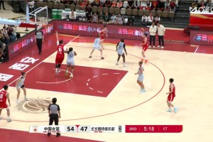 這個真無解！當張子宇在三秒?yún)^(qū)接到球，對手只能望球興嘆了