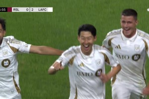 純純降維打擊！孫興慜遠(yuǎn)射世界波，16分鐘就已雙響破門(mén)