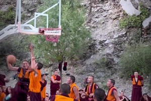 不懂就問(wèn)，出家人可以做假動(dòng)作嘛？